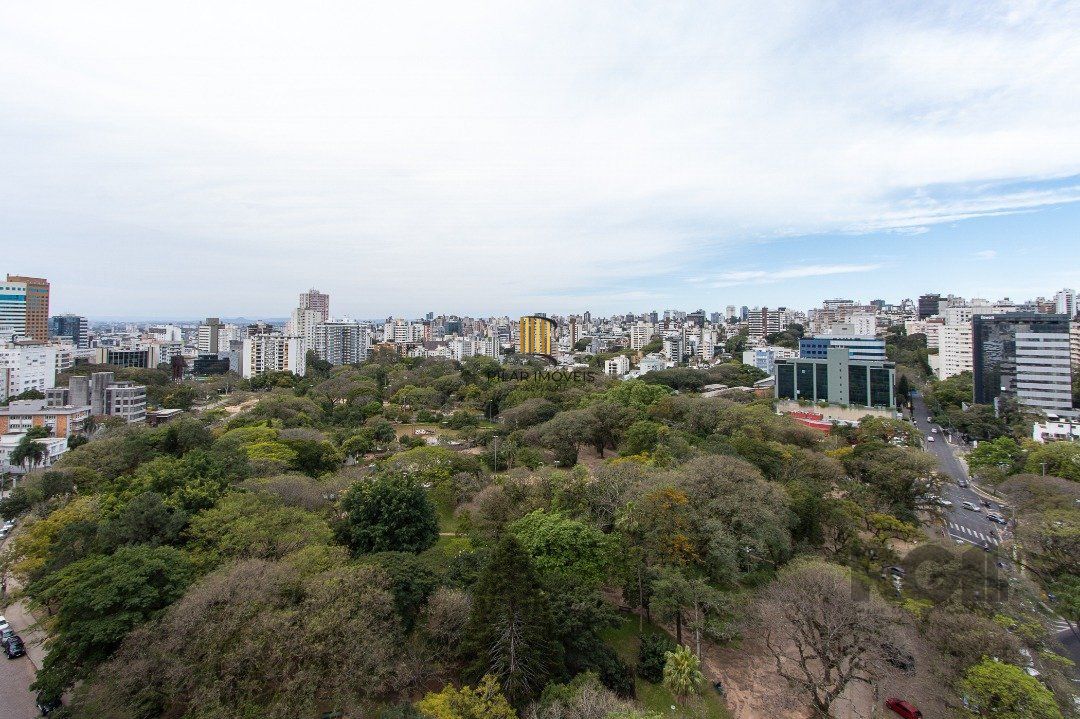 Com uma área generosa de 81,19 metros quadrados,