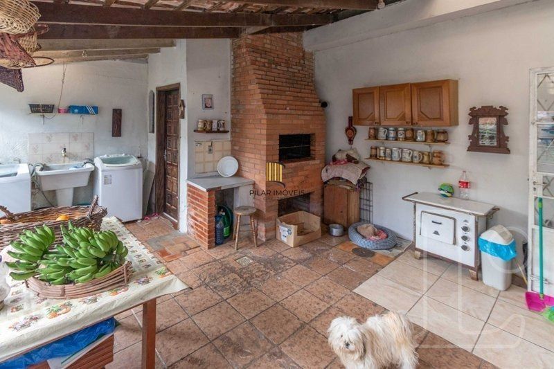 Sobrado para Venda - 241m², 4 dormitórios, sendo 1 suites, 1 vaga - Camaquã