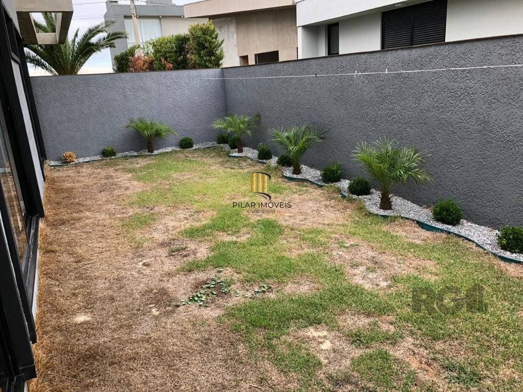 Casa de Condomínio 3 dormitórios no bairro Atlântida Sul