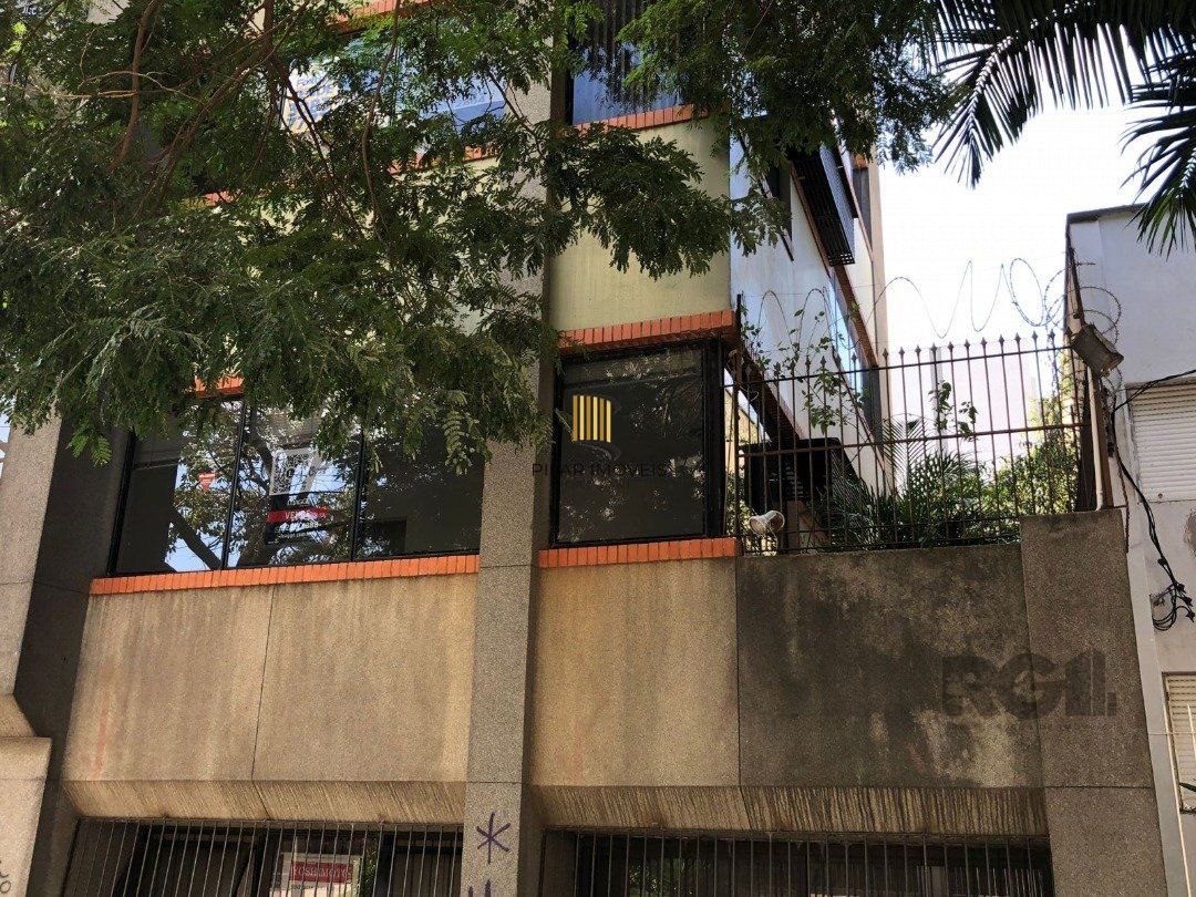 Excelente sala comercial. 2 salas muito espaçosas e uma meno
