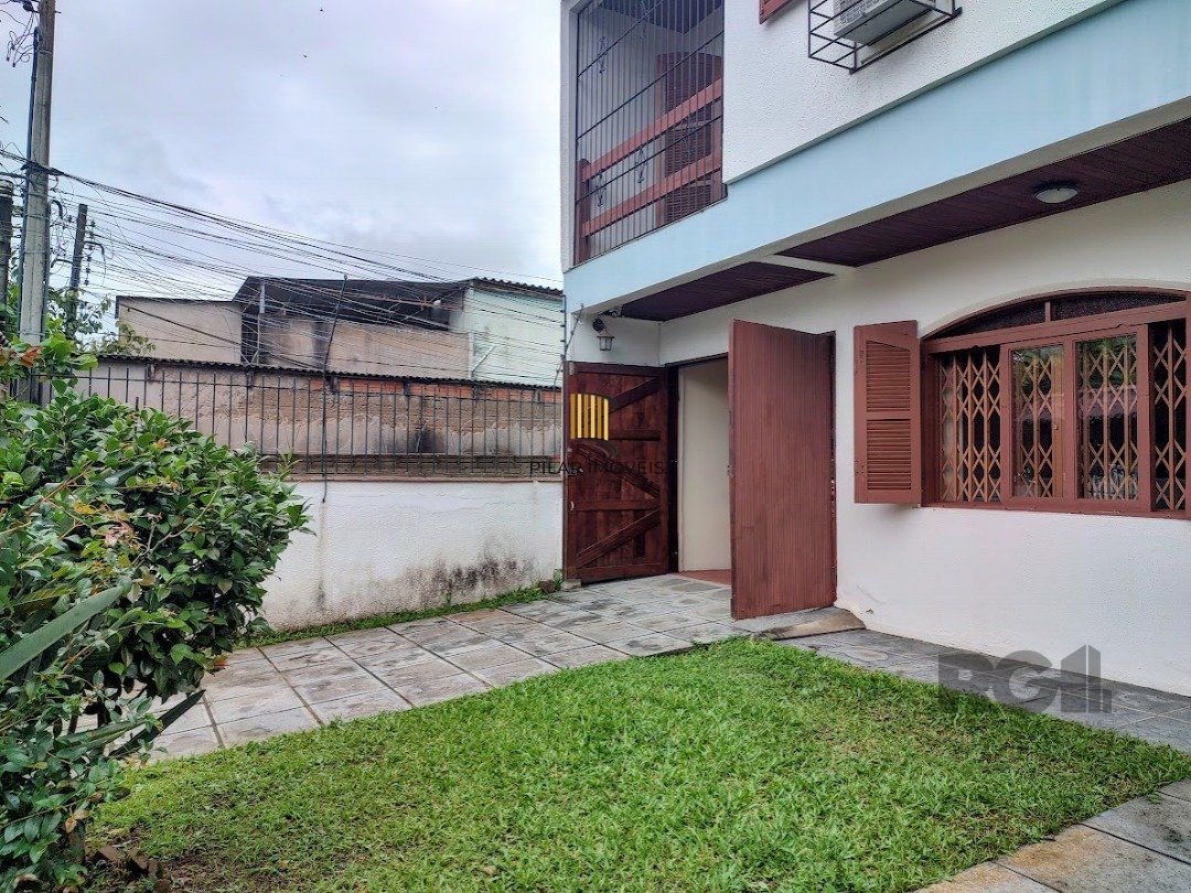 Casa para venda com 3 dormitórios no bairro Tristeza