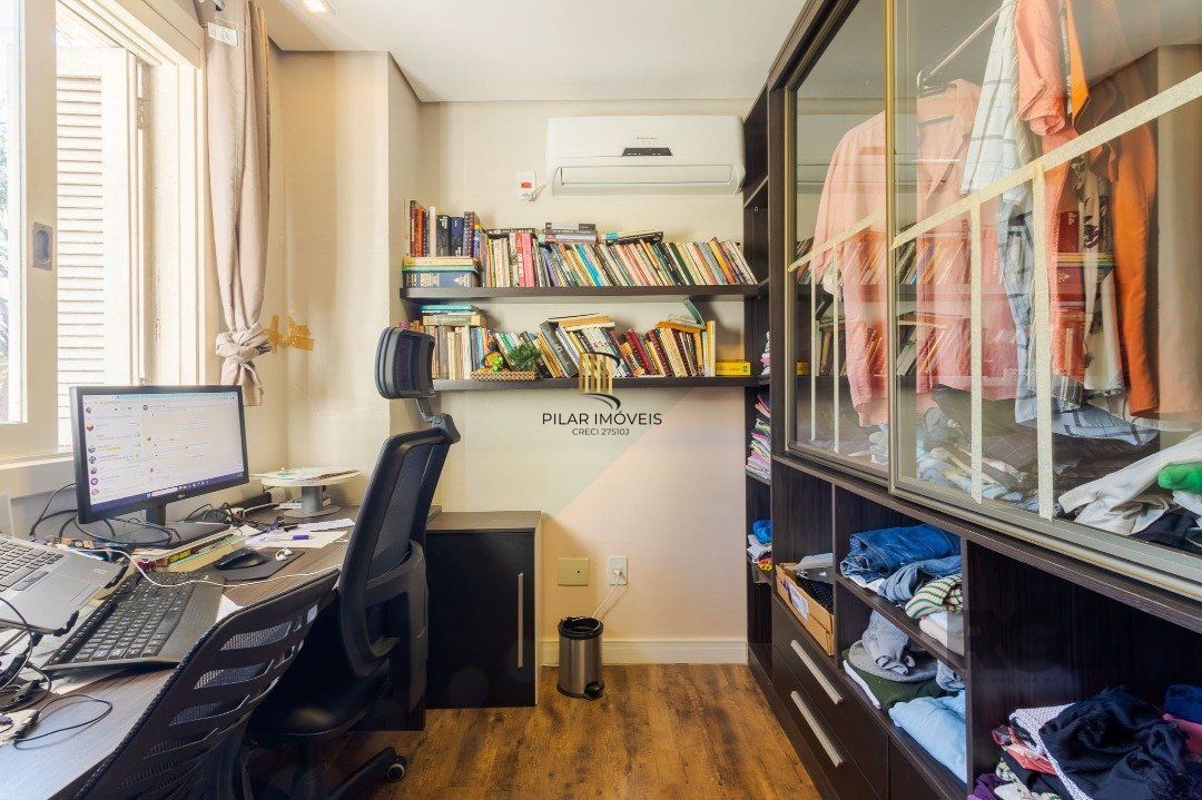 Casa em condomínio, 3 quartos, 1 suite, lareira, churrasqueira, 1 vaga - Bairro Tristeza