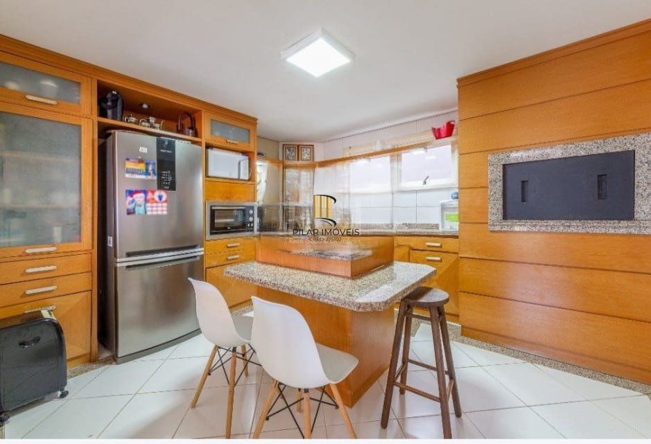 Casa 4 dormitórios no bairro Jardim Isabel