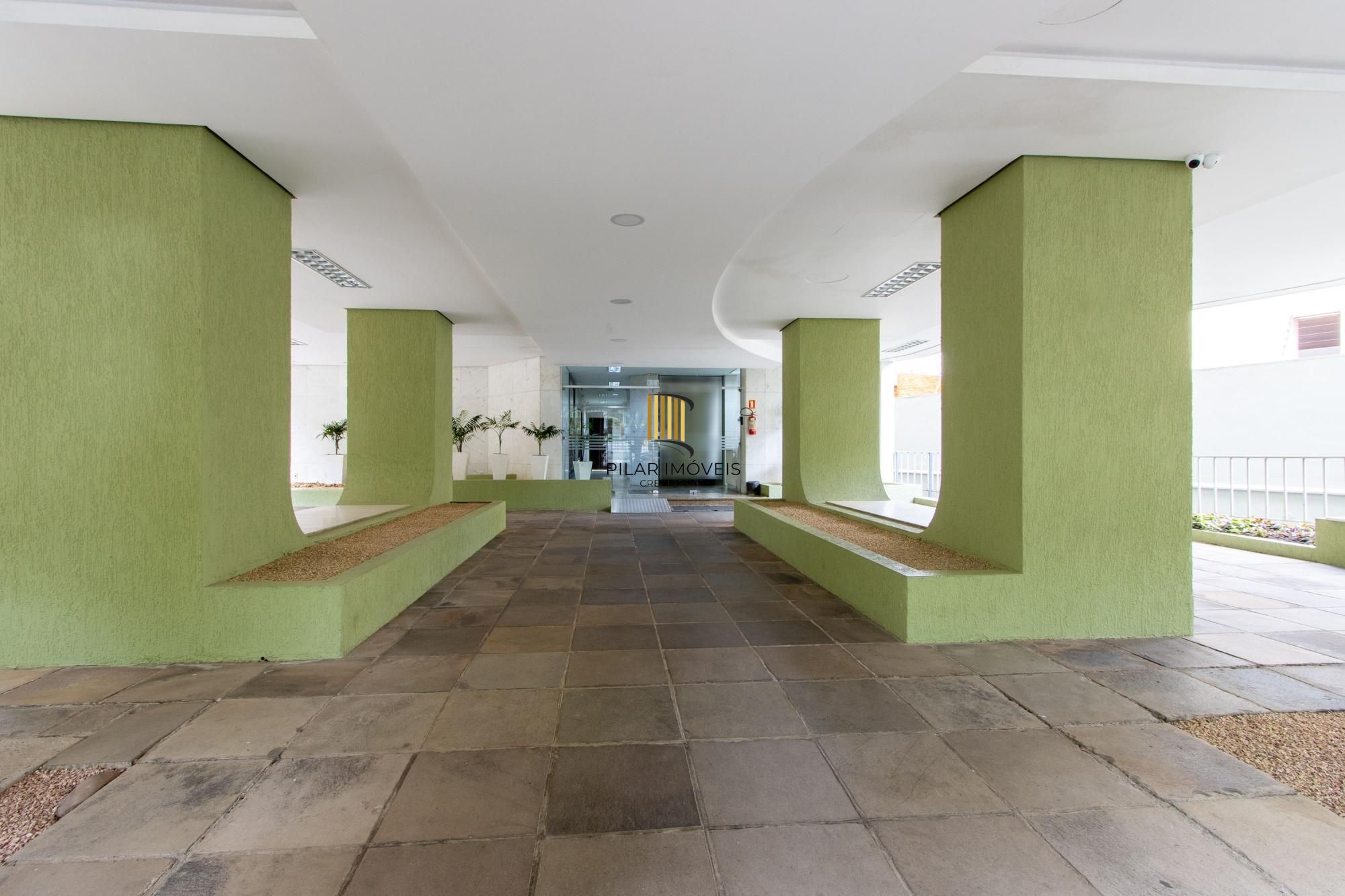 Conjunto comercial na Moinhos de Vento.