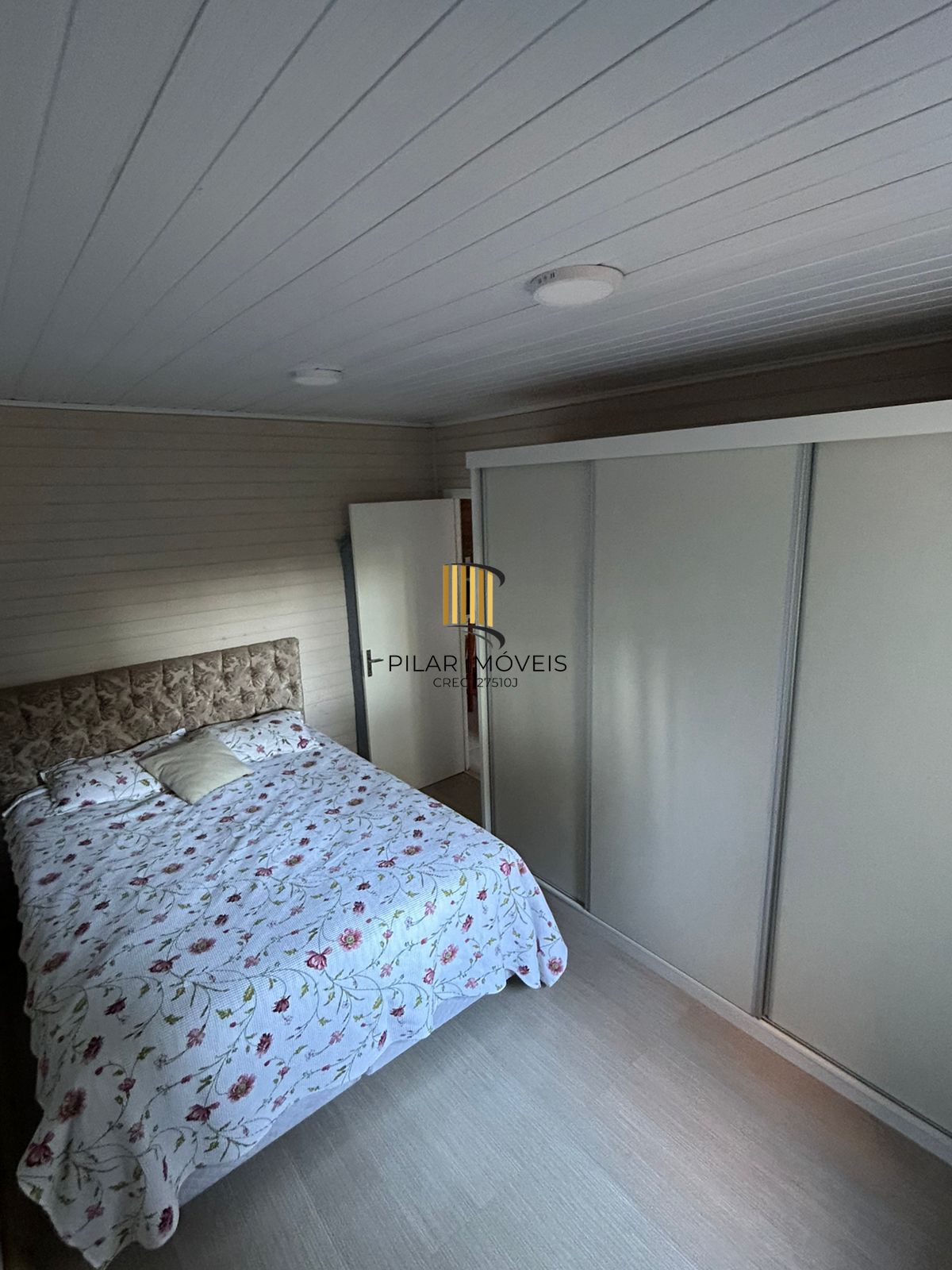 Casa 2 dormitórios no bairro Hípica