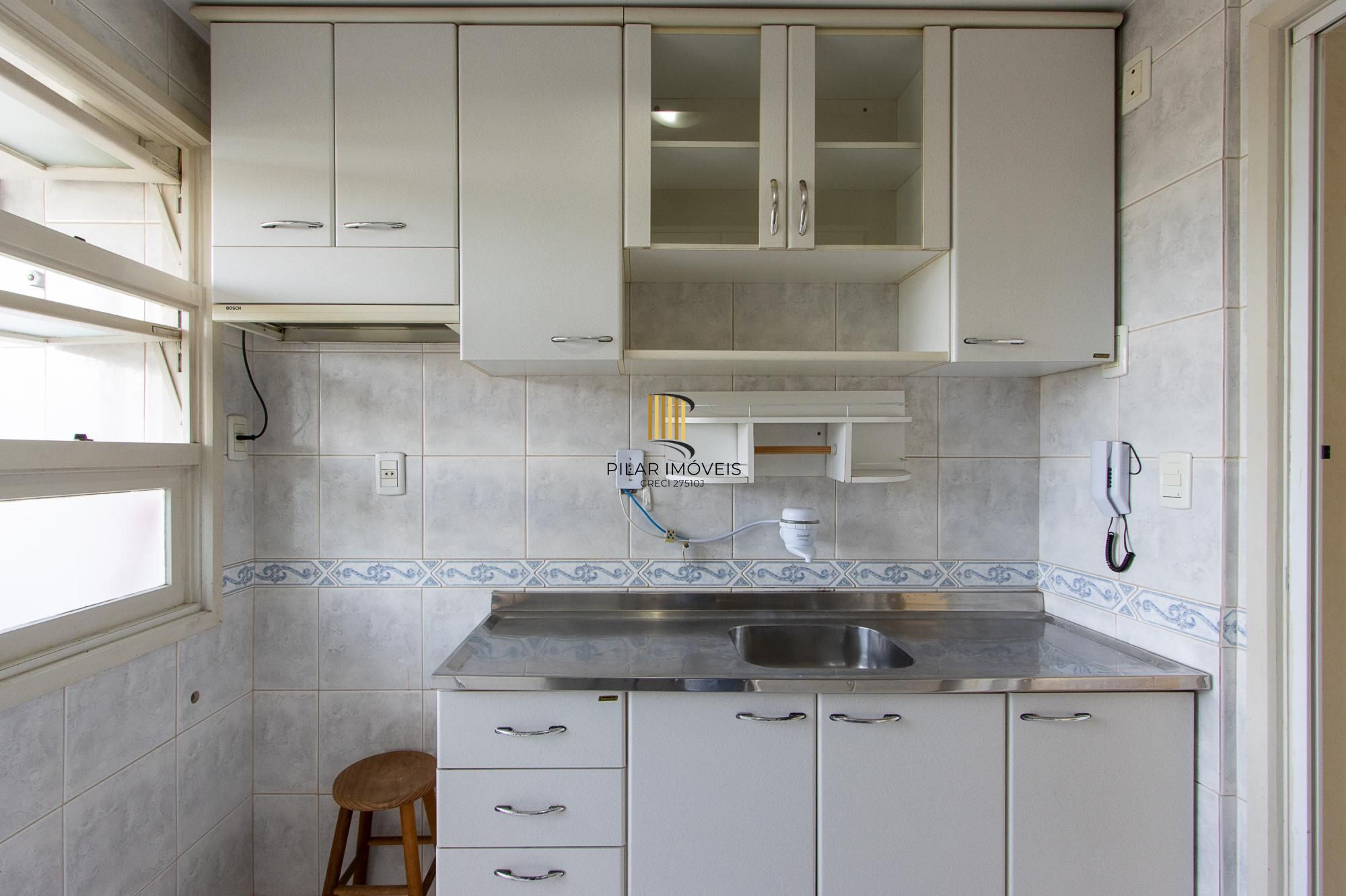 Apartamento reformado, desocupado, 1 dormitório (suite) - Bairro Cavalhada