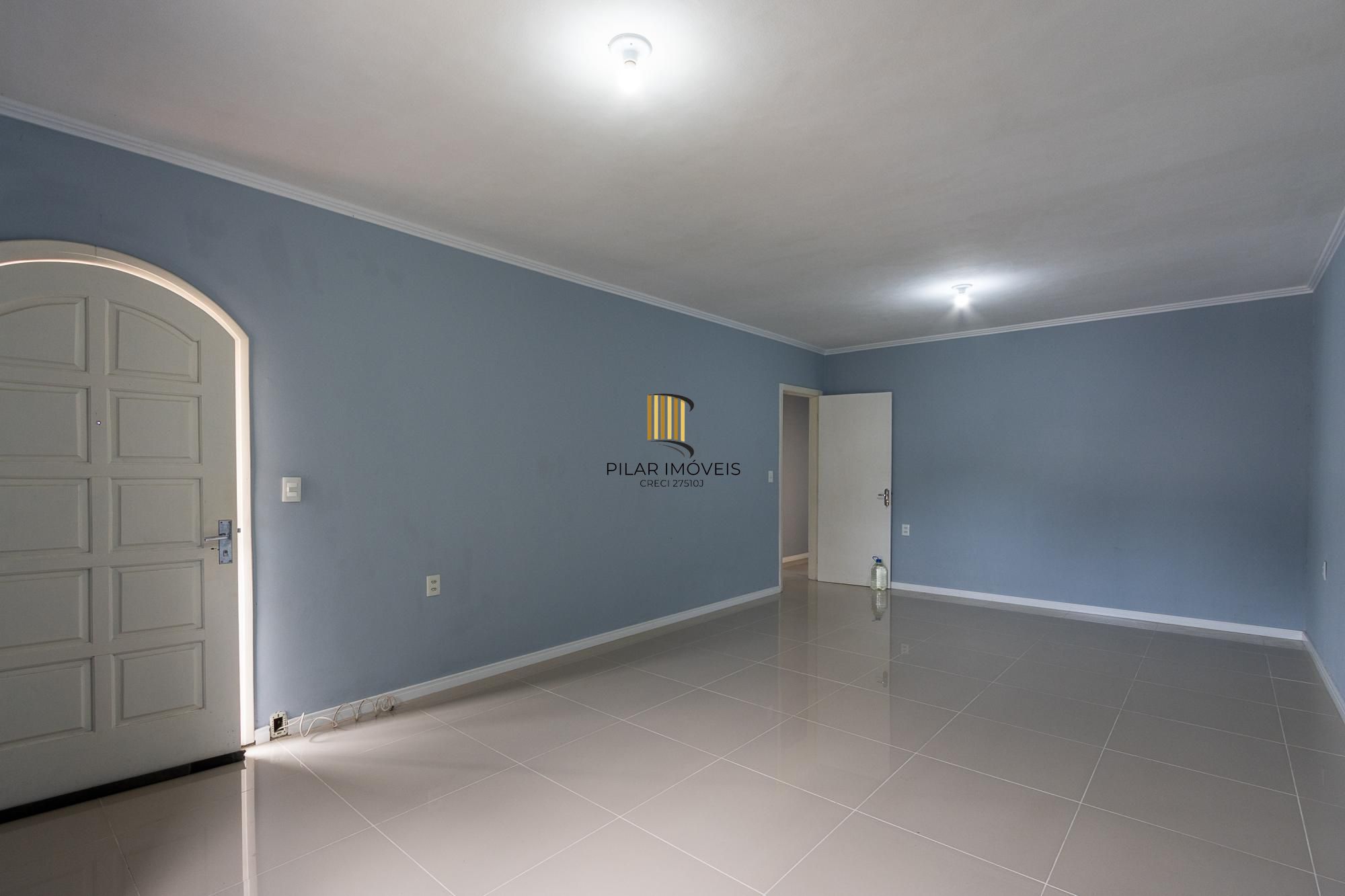 Terreno com 2 casas, 4 quartos, 1 suite - Bairro Cavalhada