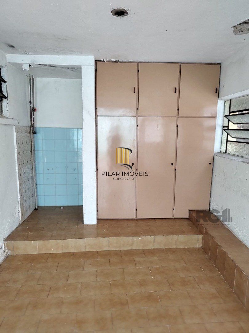 Casa para Venda - 247.37m², 4 dormitórios, 4 vagas - Partenon