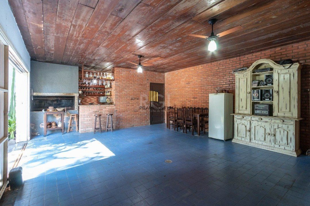 Casa para Venda - 250m², 3 dormitórios, sendo 1 suites, 3 vagas - Tristeza