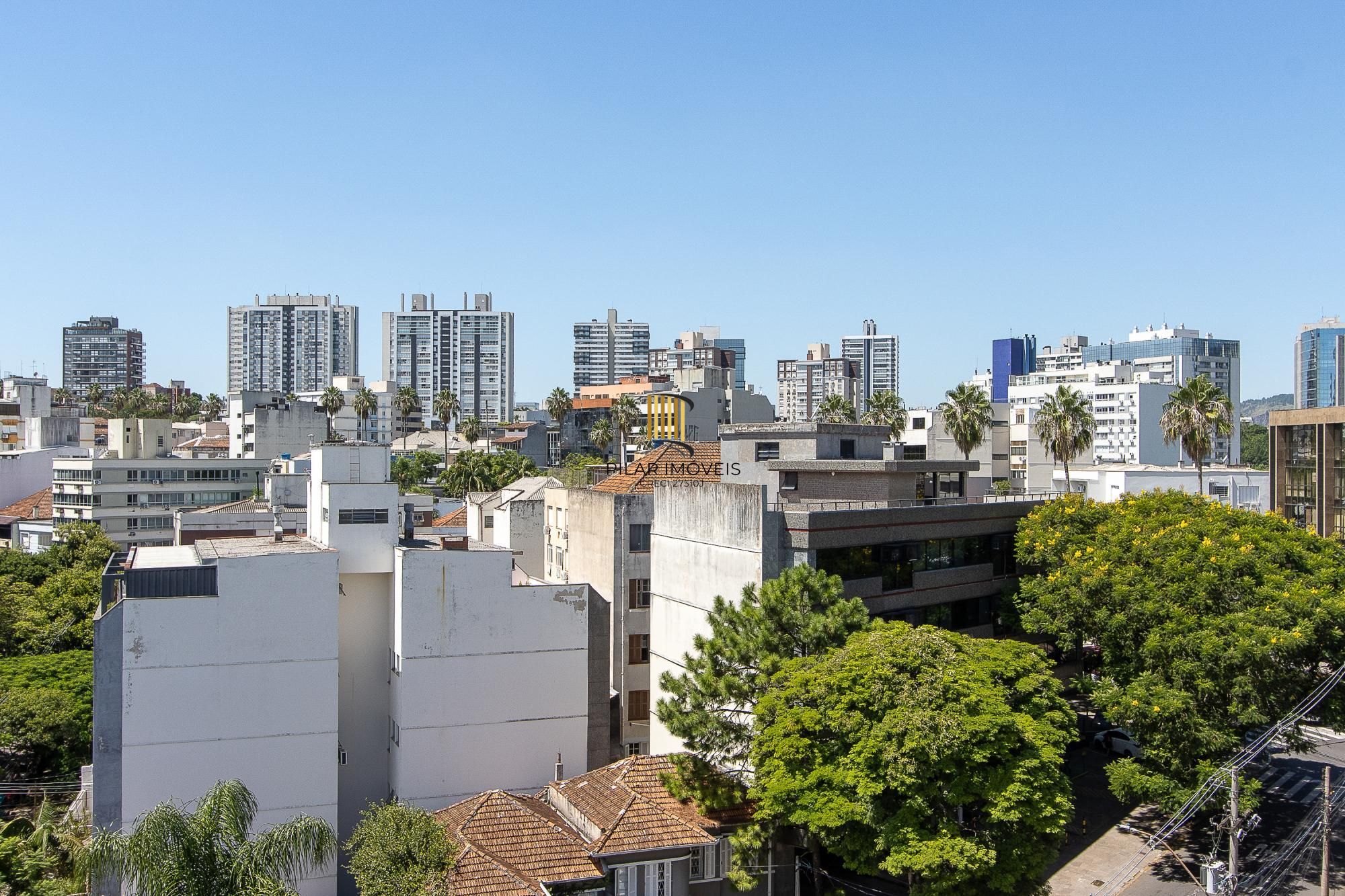 Cobertura com 2 dormitórios, incluindo 1 suíte.