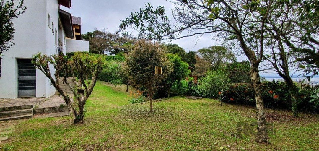 Casa 3 dormitórios no bairro Teresópolis