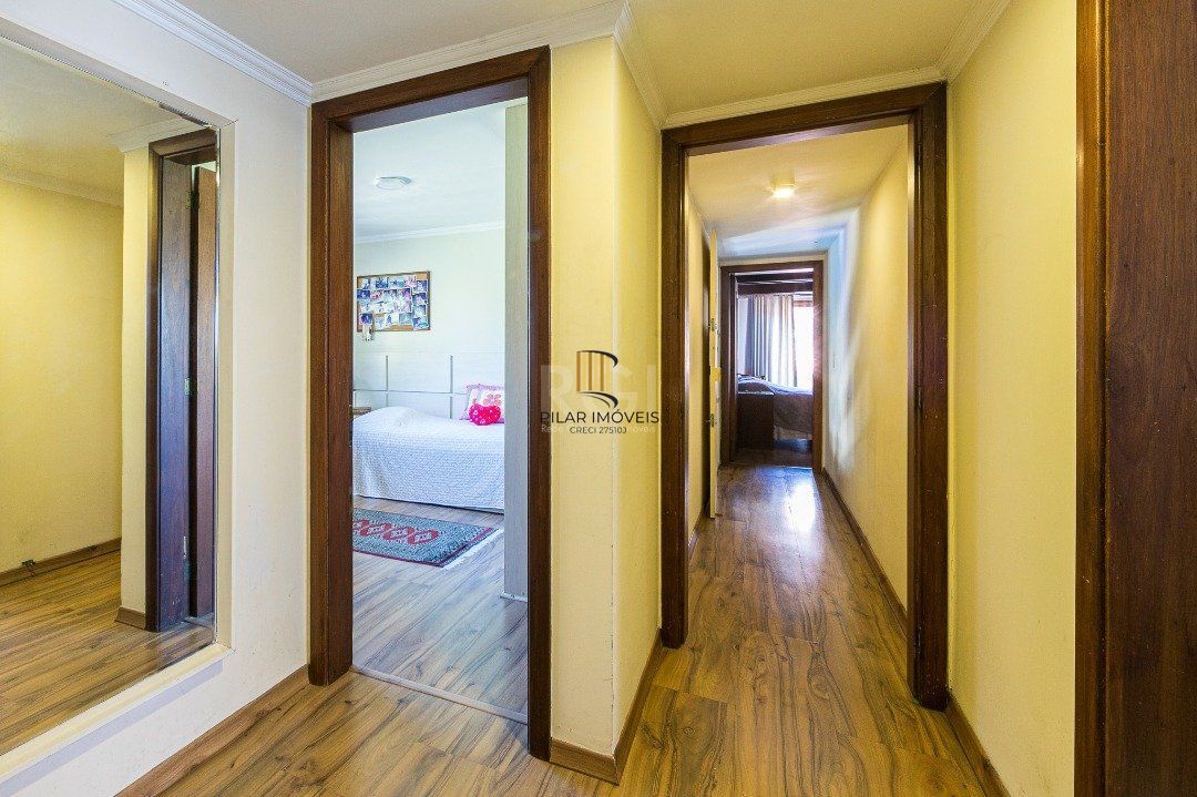 Casa para Venda - 370m², 5 dormitórios, sendo 2 suites, 7 vagas - Vila Assunção