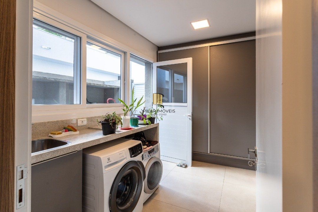 Casa Condominio para Venda - 380m², 3 dormitórios, sendo 3 suites, 6 vagas - Terra Ville