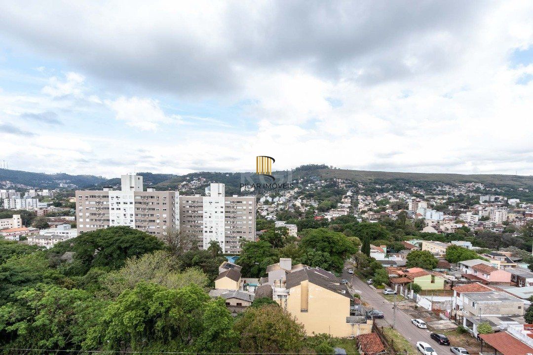 Apartamento no último andar com vista panorâmica, 2 dormitórios e até 4 vagas de garagem - Bairro Teresópolis, Zona Sul de Porto Alegre