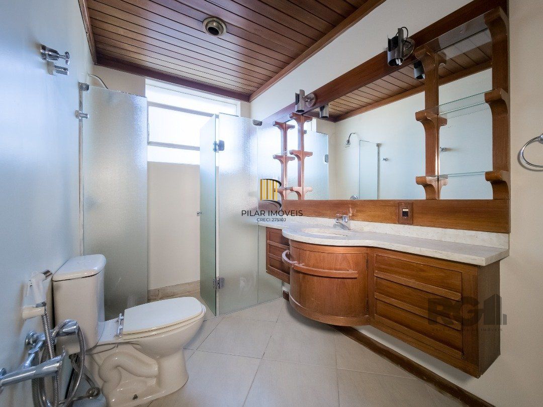 Apartamento, 3 quartos, 1 suite, dependência de empregada, elevador - Centro Histórico - Porto Alegre