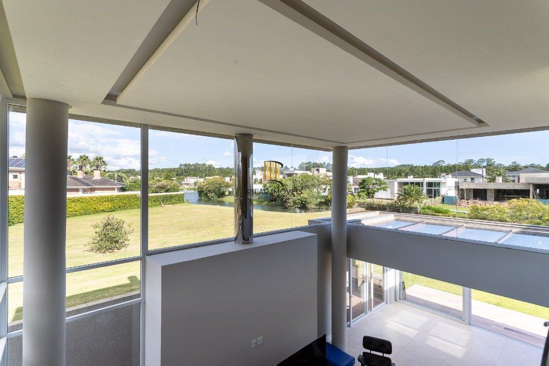 Casa Condominio para Venda - 380m², 3 dormitórios, sendo 3 suites, 6 vagas - Terra Ville