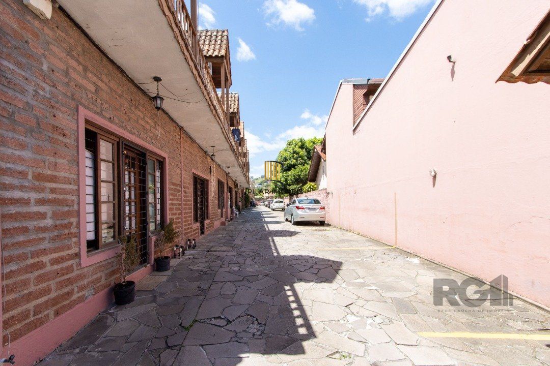Casa em condomínio, 135m² privativos, 3 quartos, 2 vagas - Bairro Glória