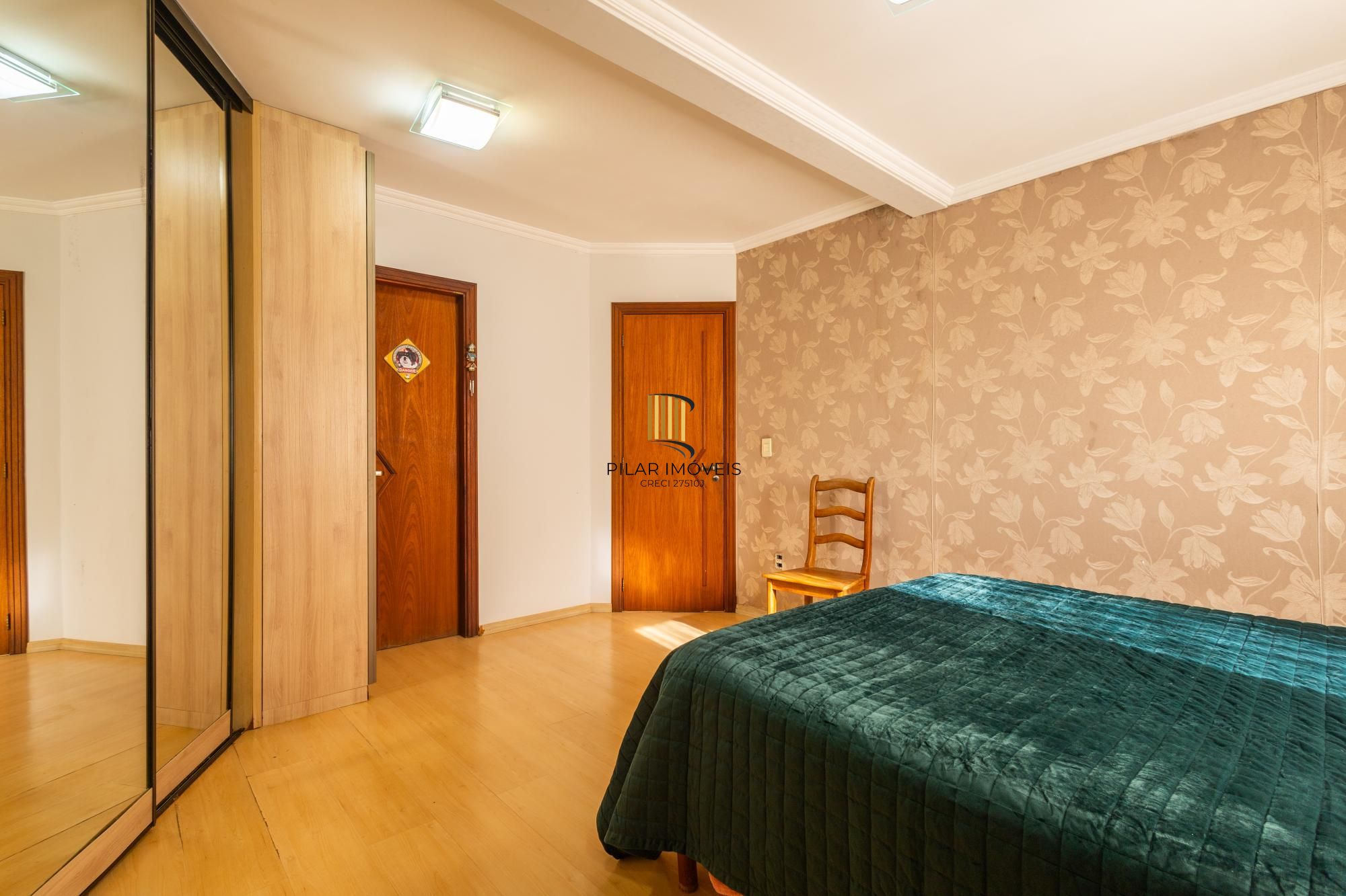Excelente casa com 214m² privativos na Rua Dona Paulina - Bairro Tristeza!