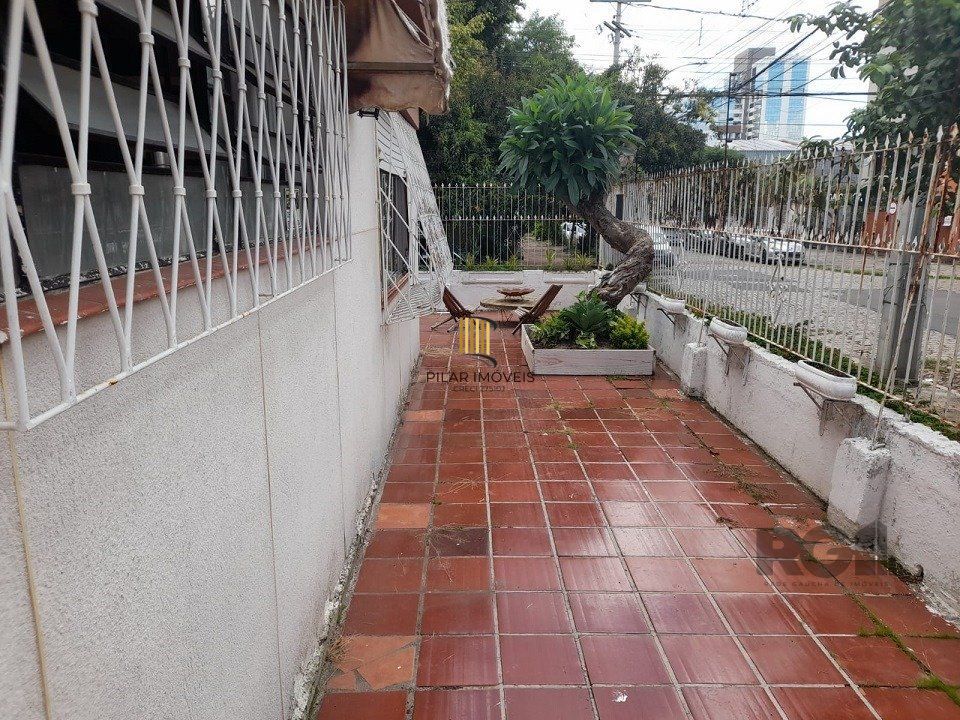 Casa 2 dormitórios no bairro Santana