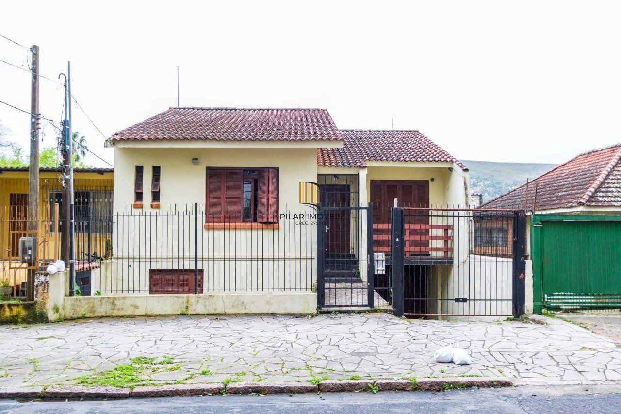 Casa para Venda - 150m², 4 dormitórios, sendo 1 suites, 5 vagas - Teresópolis - Pilar Imóveis