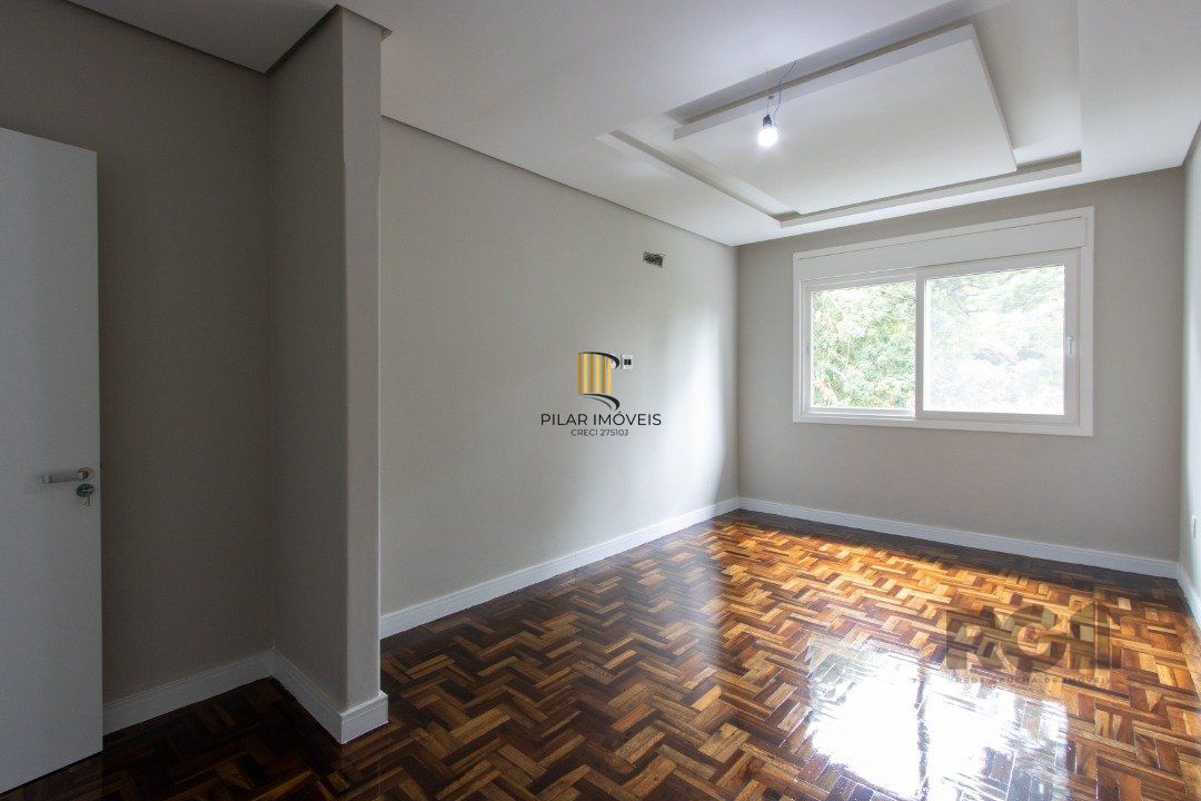 Casa | 3 quartos | 2 Suítes | 4 vagas cobertas | 260m2 Privativos | Bairro Santa Tereza
