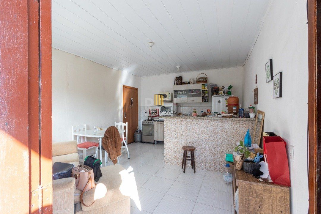 Casa para Venda - 240m², 6 dormitórios, sendo 3 suites, 2 vagas - Glória