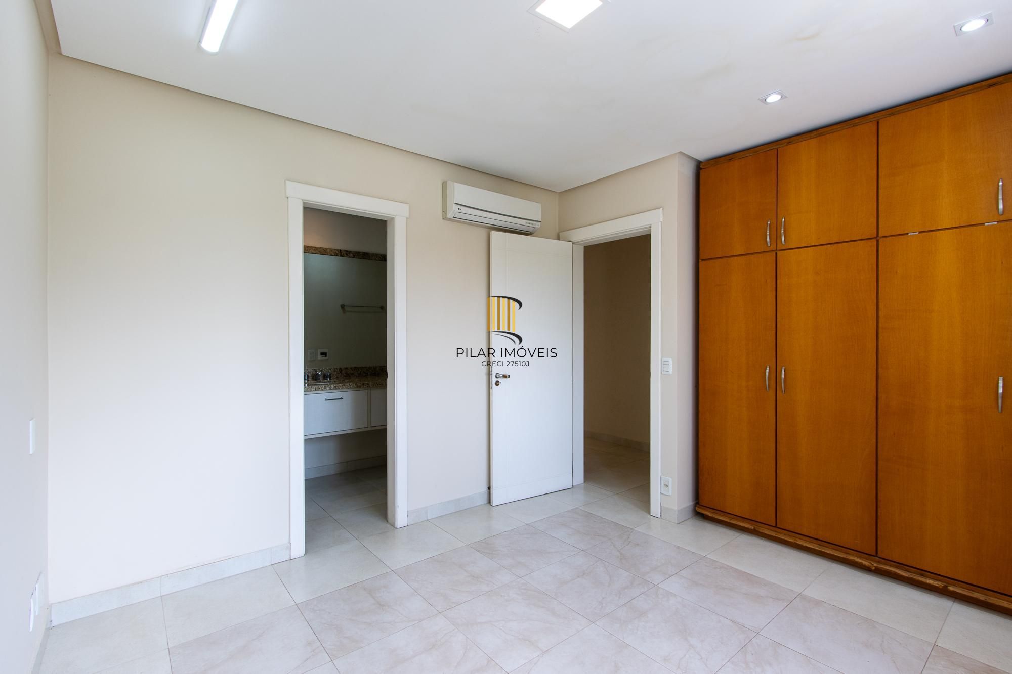 Casa de Condomínio 4 dormitórios no bairro Belém Novo