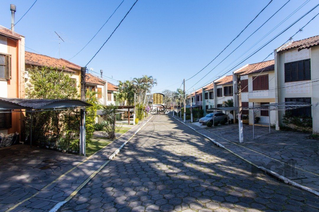 Casa de Condomínio 4 dormitórios no bairro Hípica