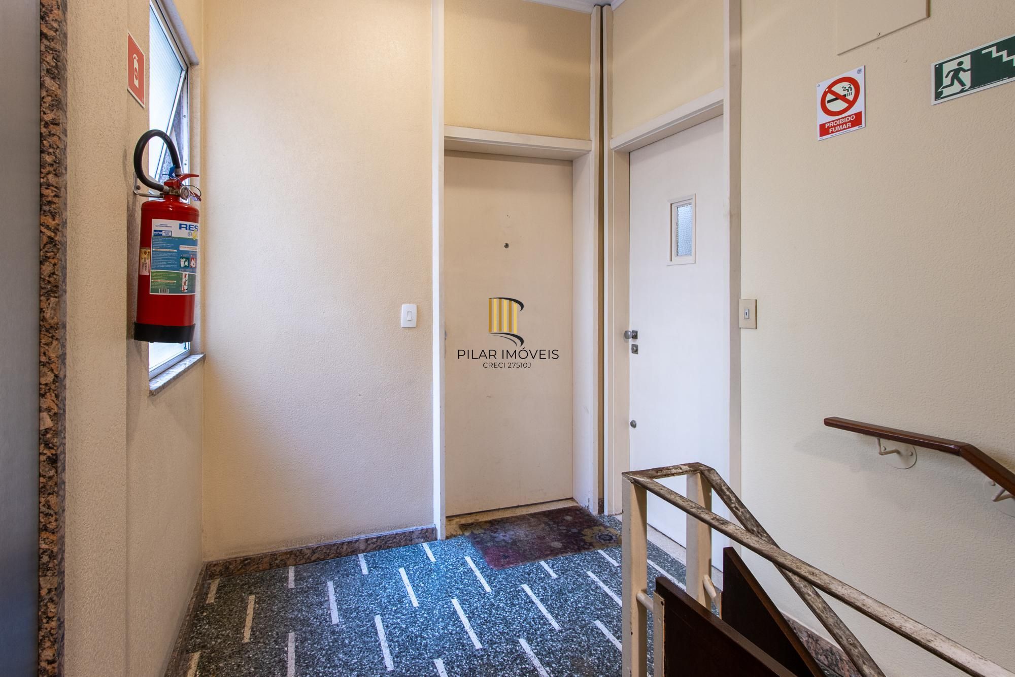 Apartamento 3 Dormitórios Ensolarado no Centro de Porto Alegre