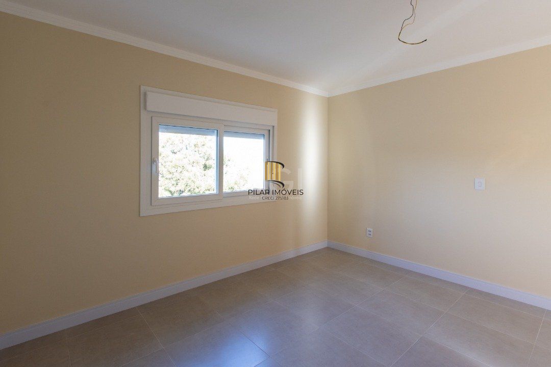 Casa 3 dormitórios no bairro Hípica