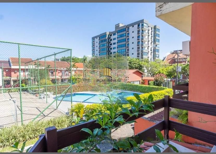 Linda casa com 3 dormitórios, sendo 1 Suíte, Sala Ampla no Condomínio de Ótima Localização