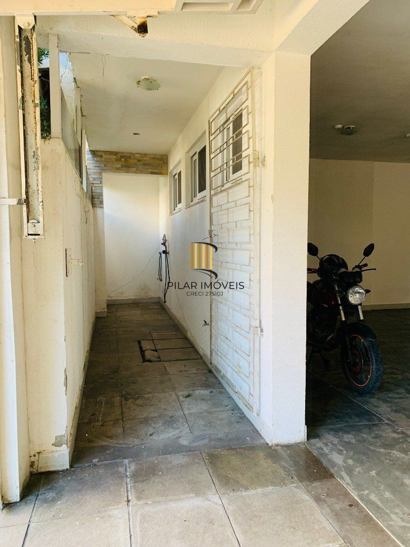 Casa de Condomínio 3 dormitórios no bairro Lomba do Pinheiro