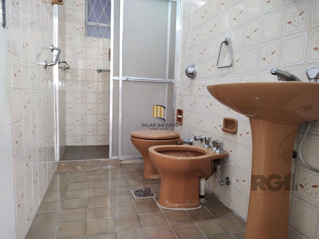 Apartamento Garden, 2 quartos, 1 suite, 2 banheiros, dependência de empregada - Bairro Petrópolis