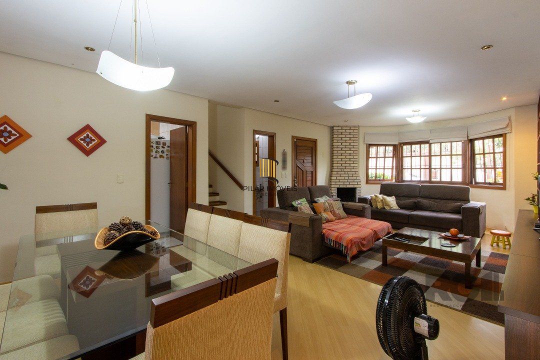 Casa para Venda - 180.3m², 3 dormitórios, sendo 1 suites, 3 vagas - Guarujá