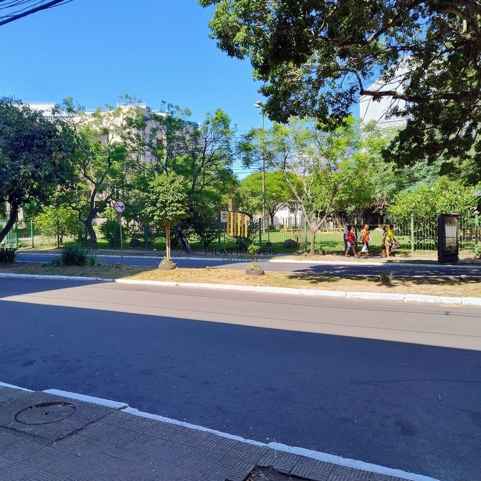 Apartamento Amplo e Reformado em Frente a Faculdade de Medicina (UFRGS)