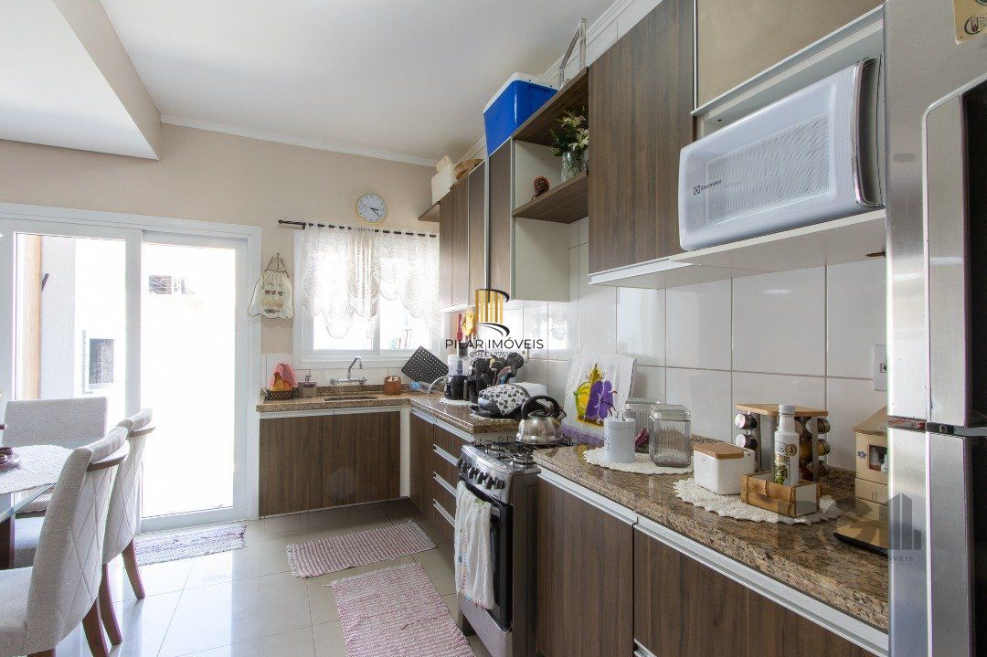 Casa 2 dormitórios no bairro Guarujá