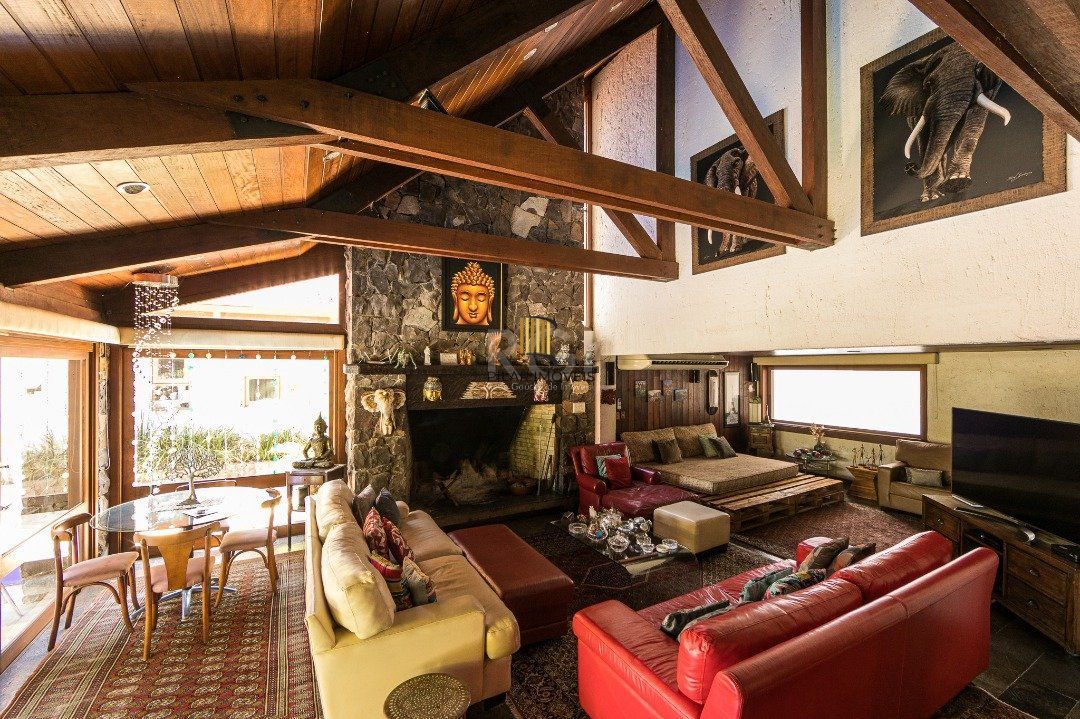 Casa para Venda - 370m², 5 dormitórios, sendo 2 suites, 7 vagas - Vila Assunção