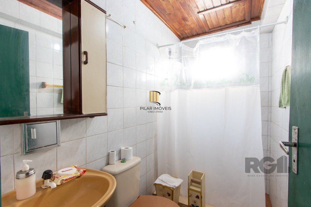 Casa 7 dormitórios no bairro Camaquã