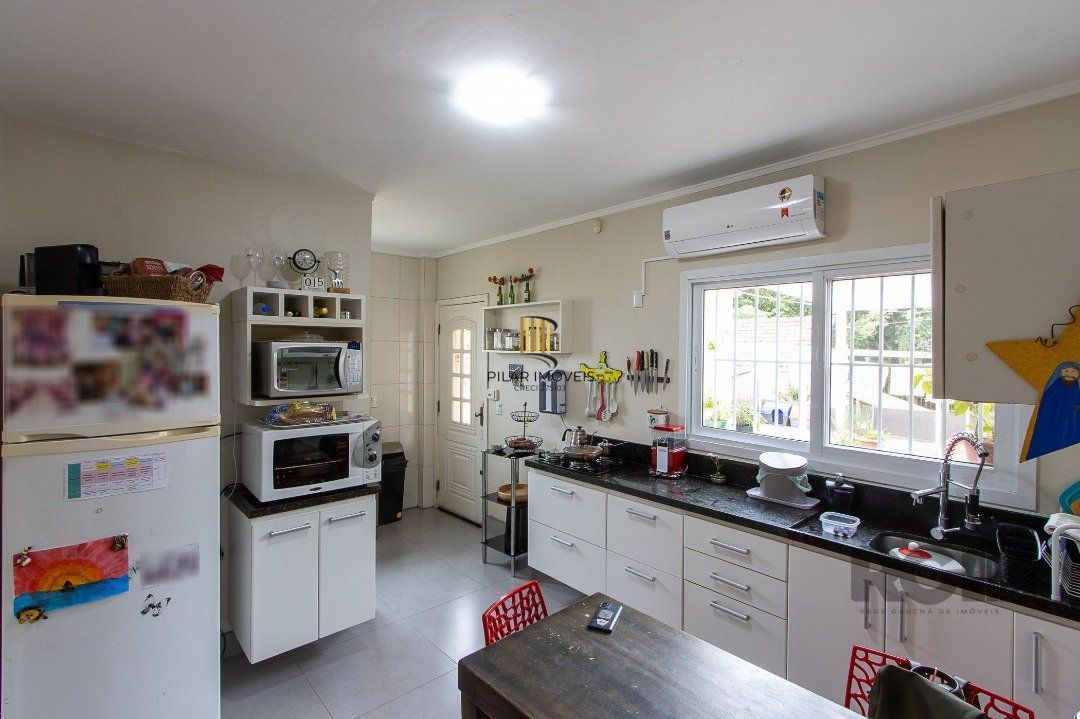 Casa para Venda - 132.55m², 3 dormitórios, sendo 1 suite, 5 vagas - Teresópolis