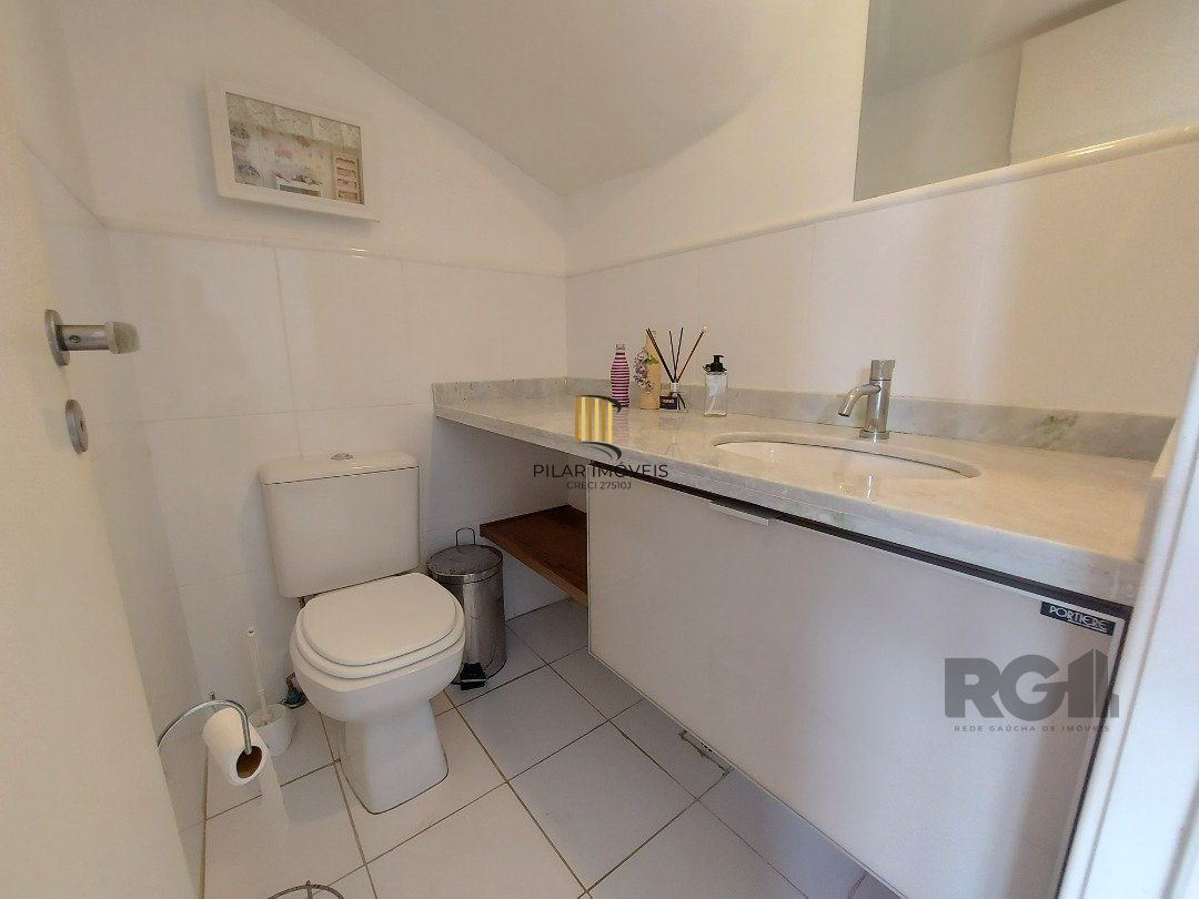 Casa em Condomínio Fechado com 3 quartos e 150m² privativos