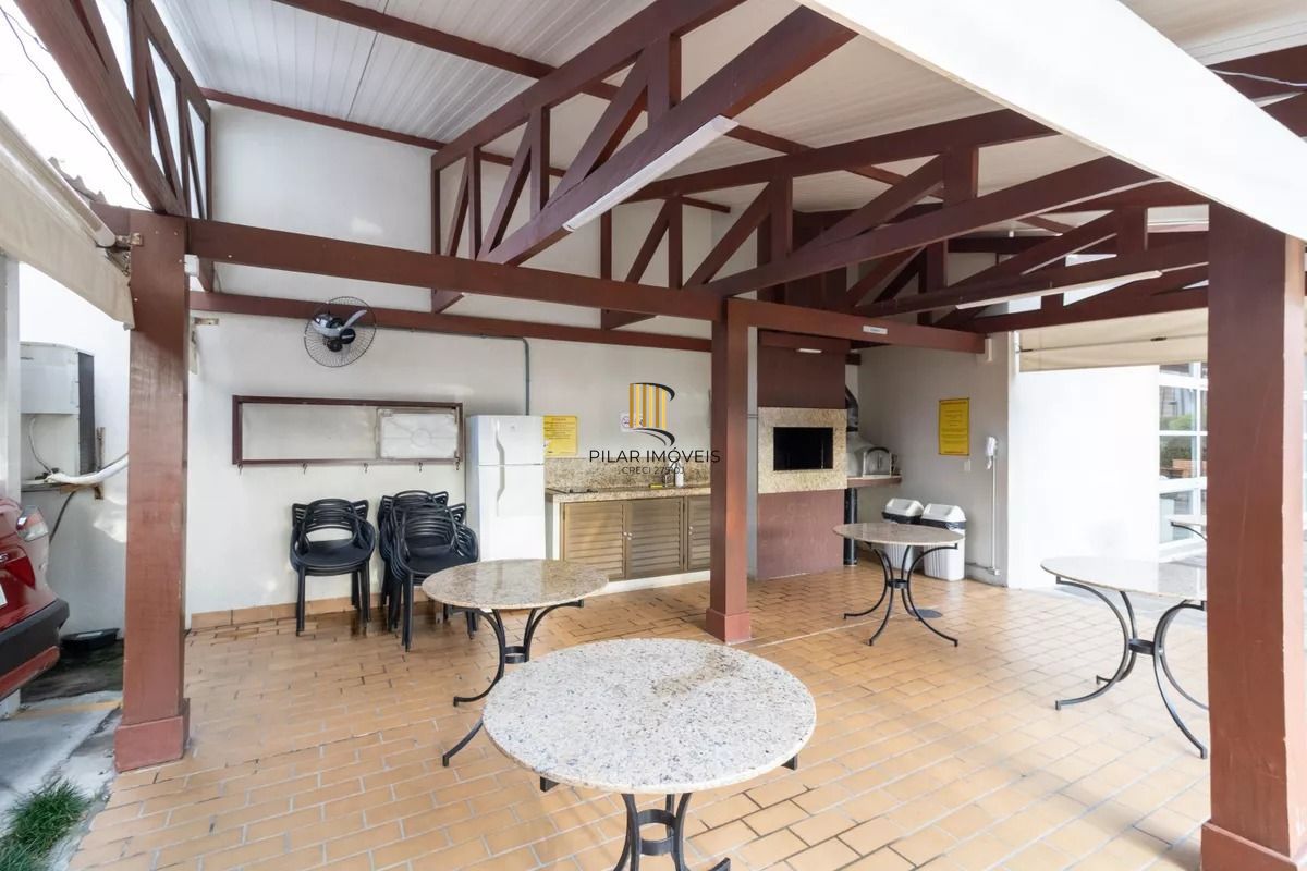 Apartamento à venda com 70m², 2 quartos e 1 vaga no bairro Jardim Botânico