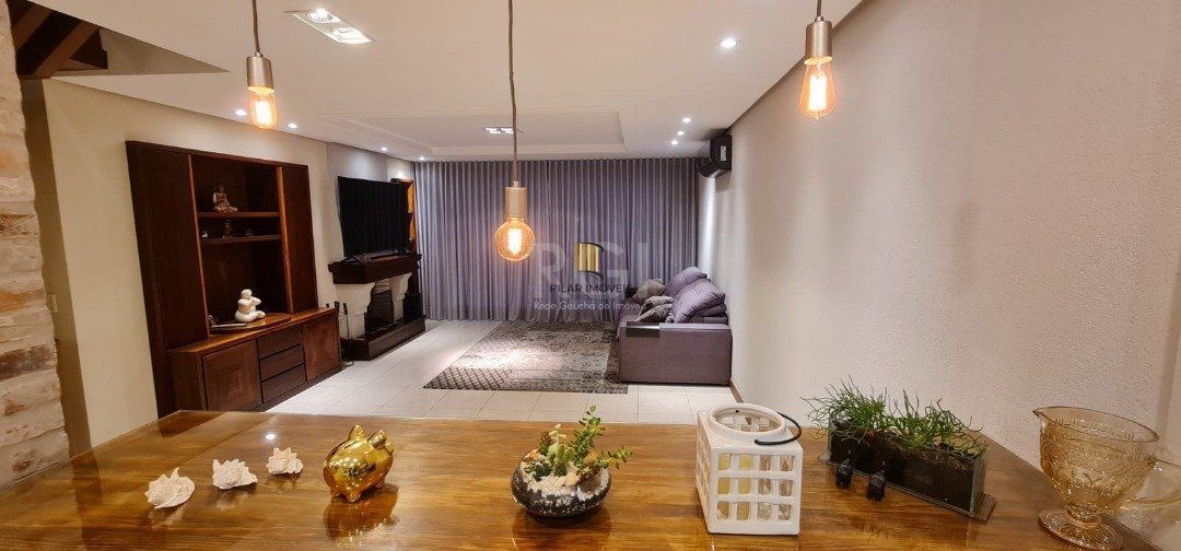 Casa de Condomínio 4 dormitórios no bairro Vila Conceição