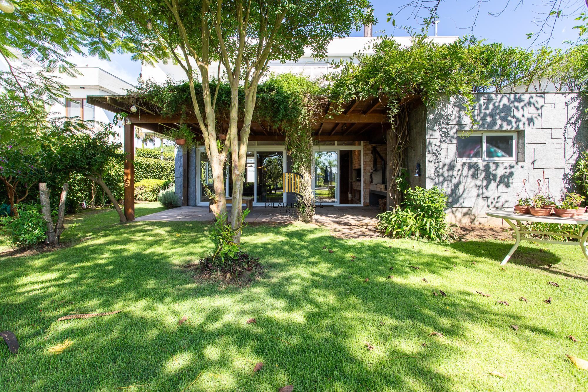 Casa de Condomínio 4 dormitórios no bairro Terraville