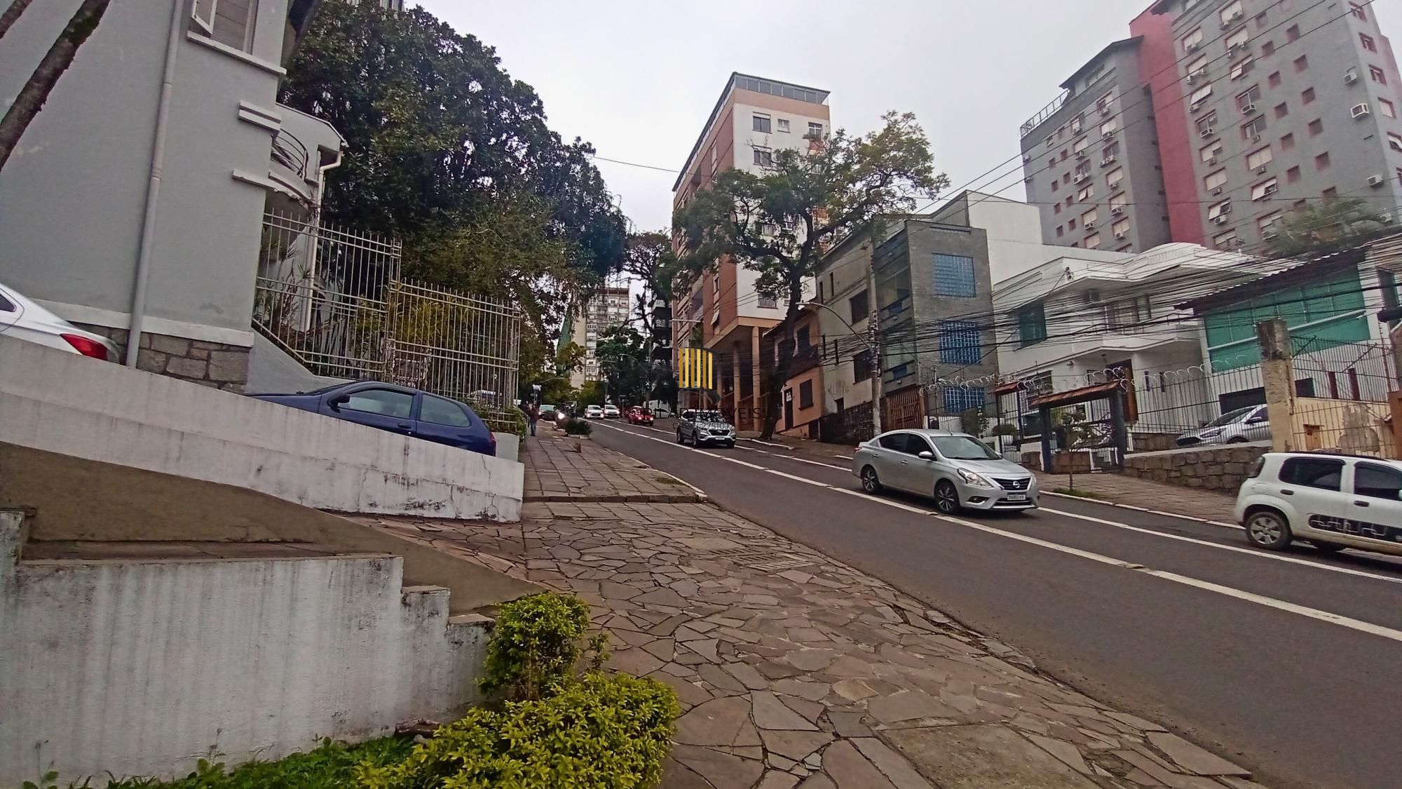 Sala comercial com vaga dupla, ao lado do Hospital Moinhos de Vento