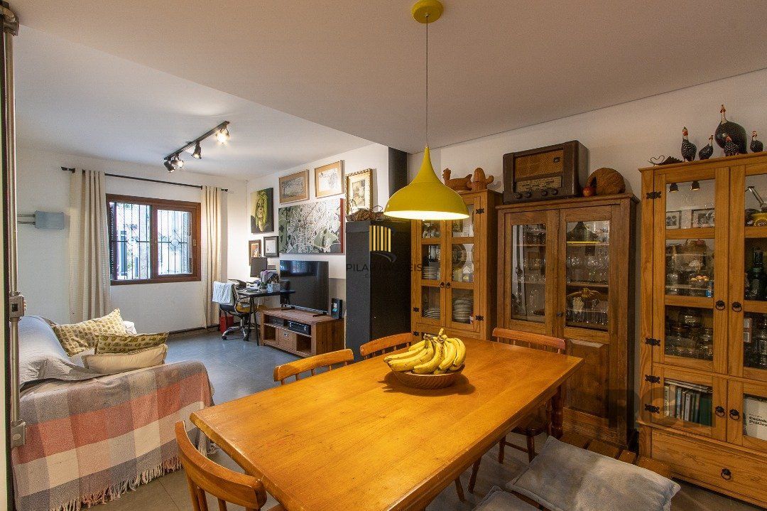 Casa 3 dormitórios no bairro Hípica