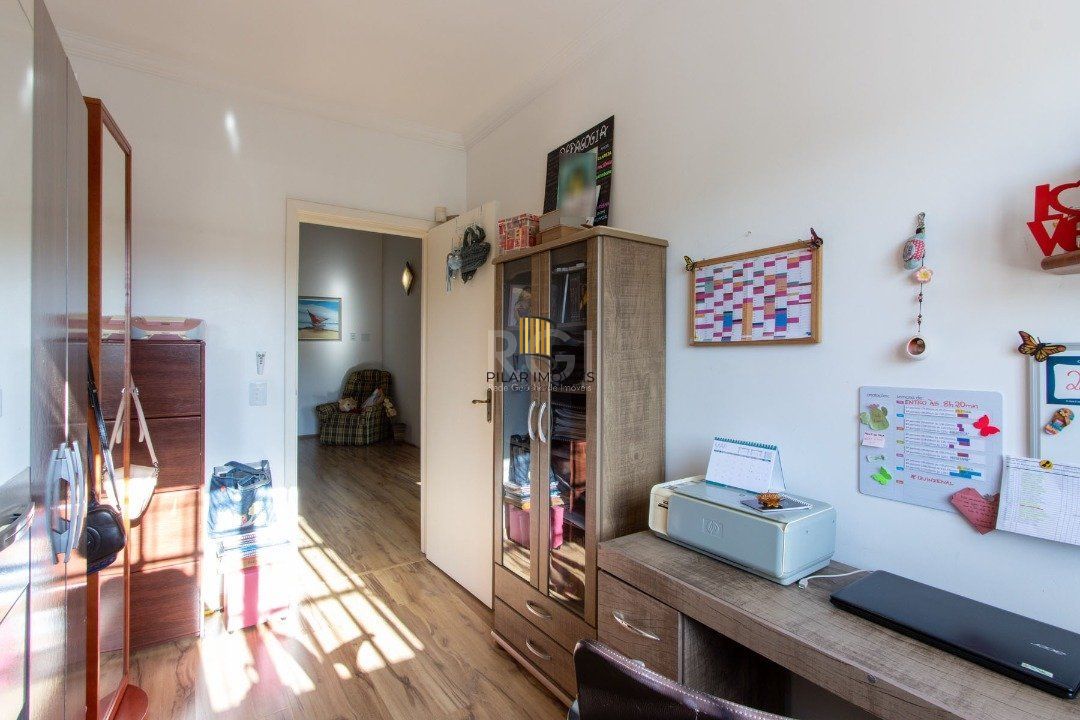 Casa 3 dormitórios no bairro Guarujá