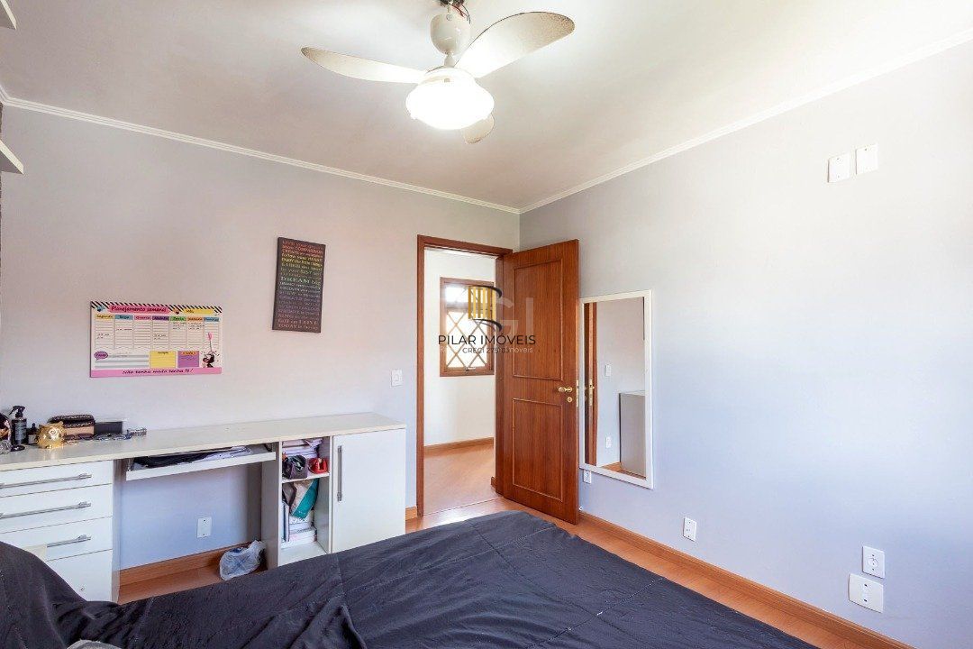 Casa para Venda - 451.63m², 5 dormitórios, sendo 1 suites, 4 vagas - Cristal