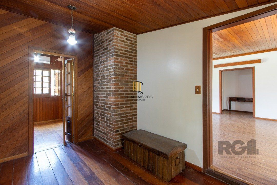 Casa 4 dormitórios no bairro Espírito Santo