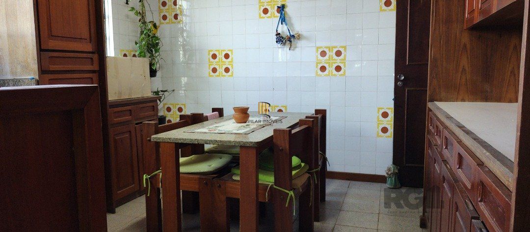 Casa com 4 quartos, suite, piscina, amplo terreno - Bairro Sétimo Céu