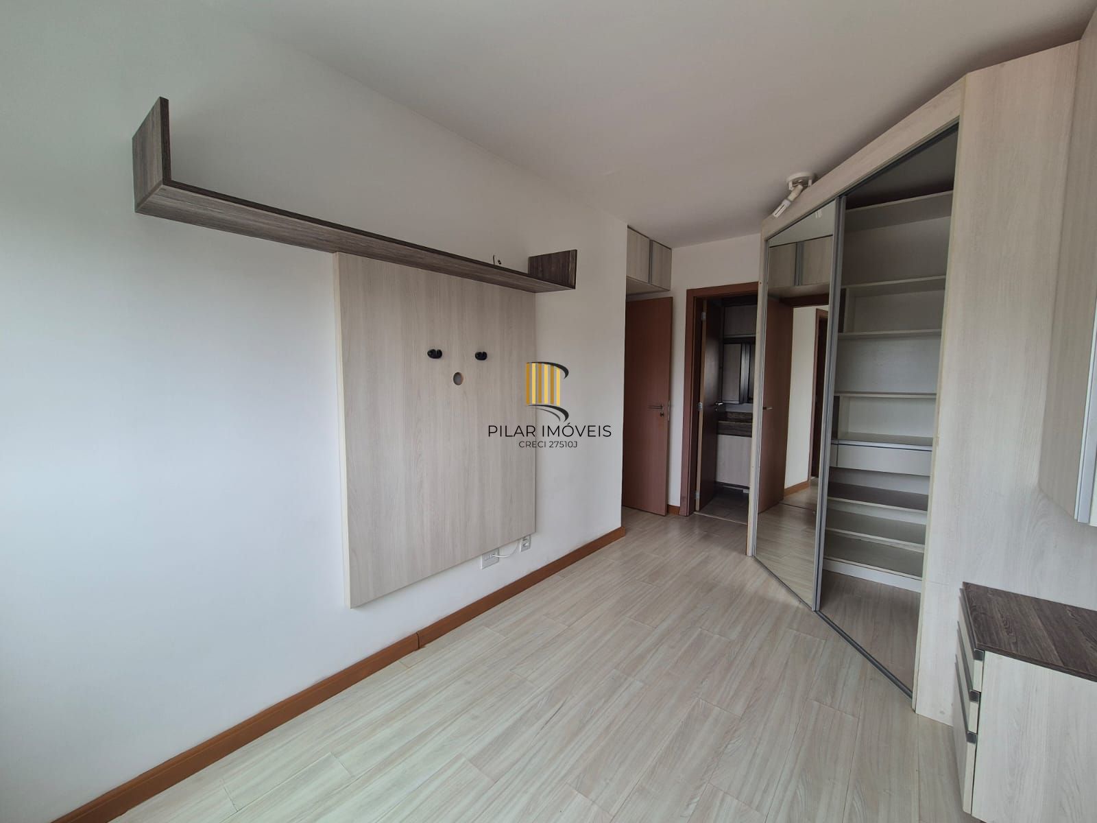 Apartamento 2 dormitórios no bairro Tristeza